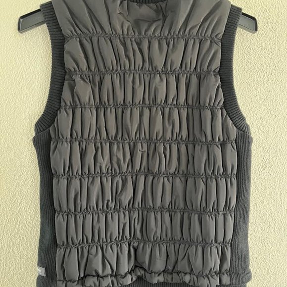 Calvin Klein Performance vest, size Medium, Black - Picture 5 of 6